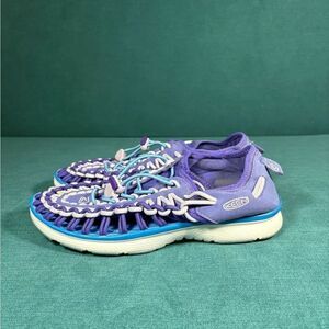 Size 5Y/6.5Women - Keen Uneek purple sandals